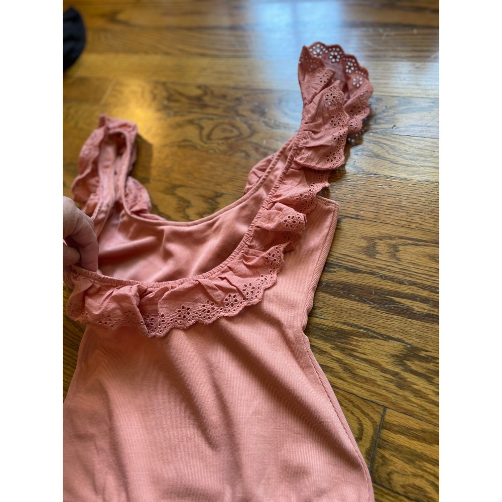 NWT‎ Capulet Womens Ribbed Eyelet Ruffle Bodysuit Salmon Pink Scoop Neck Small - Picture 7 of 7